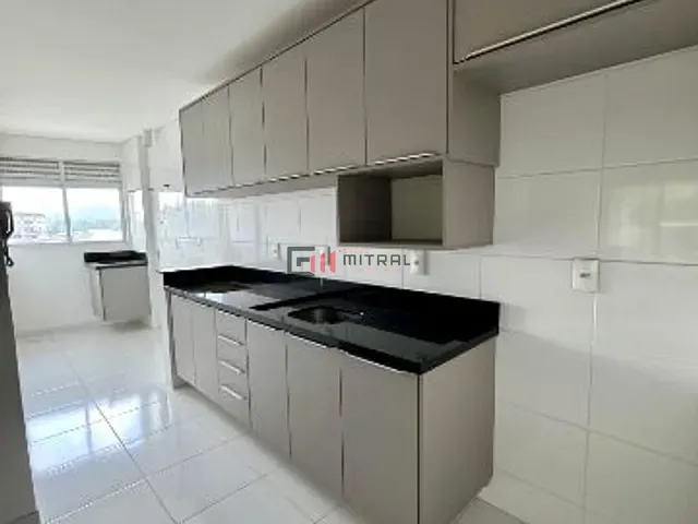 Apartamento com 221m² 3 quartos e 1 banheiro, à venda, no bairro América em Joinville