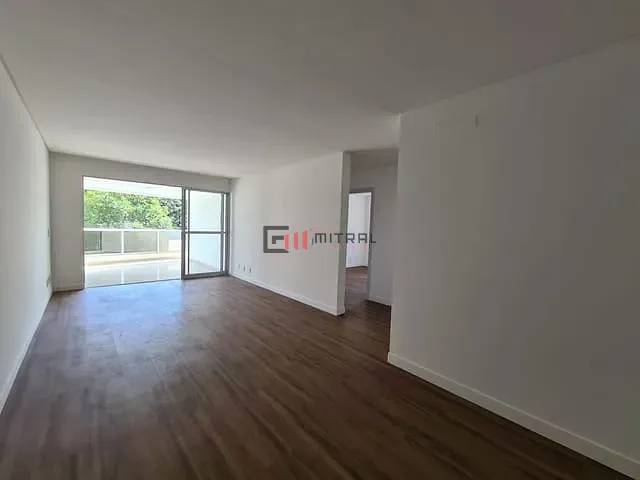 Apartamento com 221m² 3 quartos e 1 banheiro, à venda, no bairro América em Joinville
