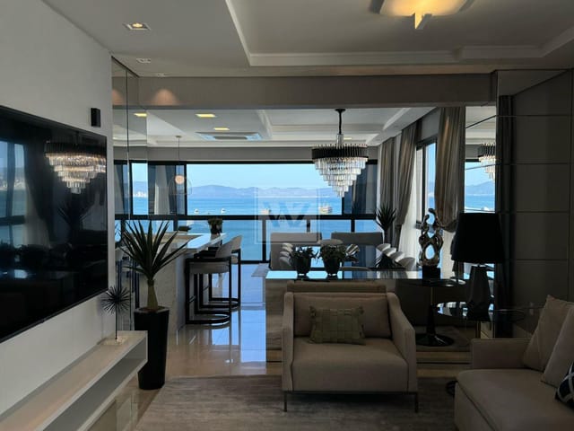 Apartamento 4 quartos e 5 banheiros, à venda, no bairro Meia Praia em Itapema