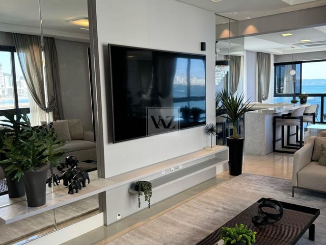 Apartamento 4 quartos e 5 banheiros, à venda, no bairro Meia Praia em Itapema