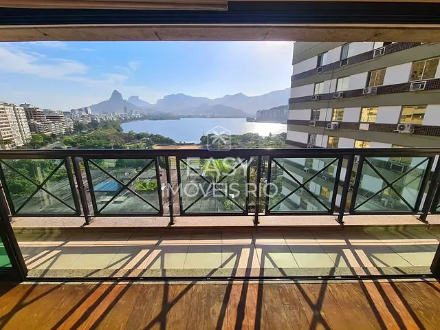Apartamento com 186m² 4 quartos e 5 banheiros, à venda, no bairro Lagoa em Rio de Janeiro