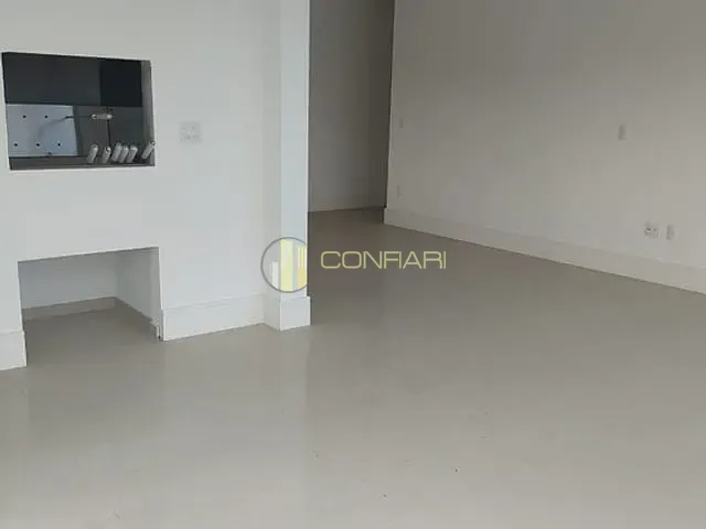 Apartamento com 260m² 3 quartos e 4 banheiros, à venda, no bairro Centro em Itapema