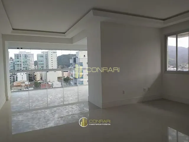 Apartamento com 260m² 3 quartos e 4 banheiros, à venda, no bairro Centro em Itapema