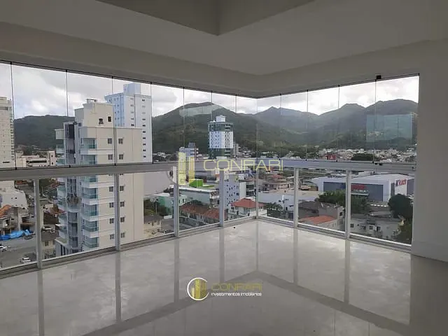 Apartamento com 260m² 3 quartos e 4 banheiros, à venda, no bairro Centro em Itapema