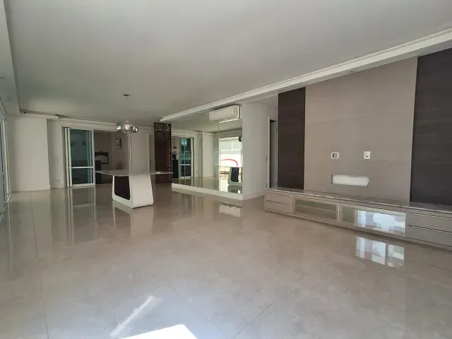 Apartamento 3 quartos e 5 banheiros, à venda, no bairro Gleba Fazenda Palhano em Londrina
