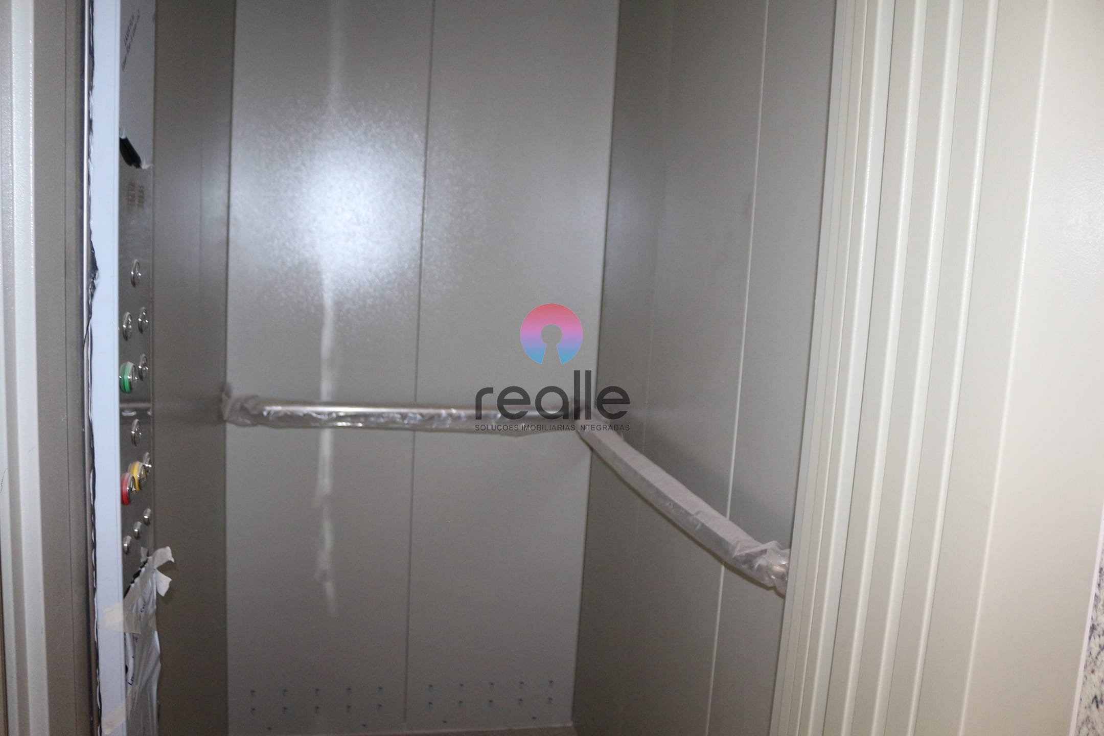 Apartamento à venda com 2 quartos, 67m² - Foto 112