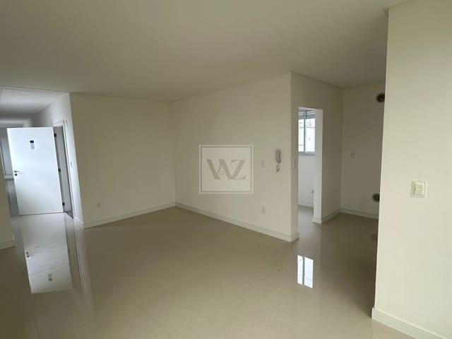Apartamento com 180m² 3 quartos e 3 banheiros, à venda, no bairro Meia Praia em Itapema