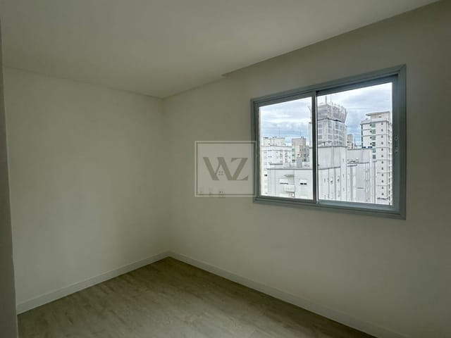 Apartamento com 180m² 3 quartos e 3 banheiros, à venda, no bairro Meia Praia em Itapema