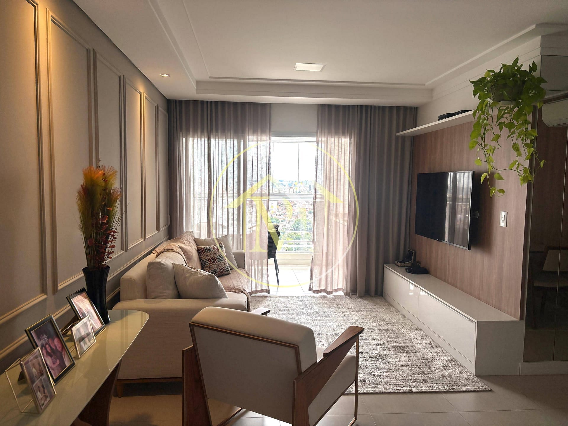 Apartamento à venda com 3 quartos, 97m² - Foto 1