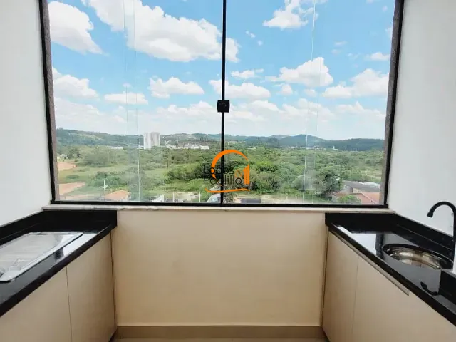 Apartamento com 68m² 2 quartos e 2 banheiros, para alugar, no bairro Centro em Atibaia