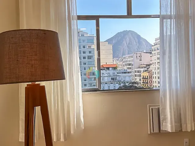 Apartamento com 46m² 1 quarto e 2 banheiros, à venda, no bairro Copacabana em Rio de Janeiro