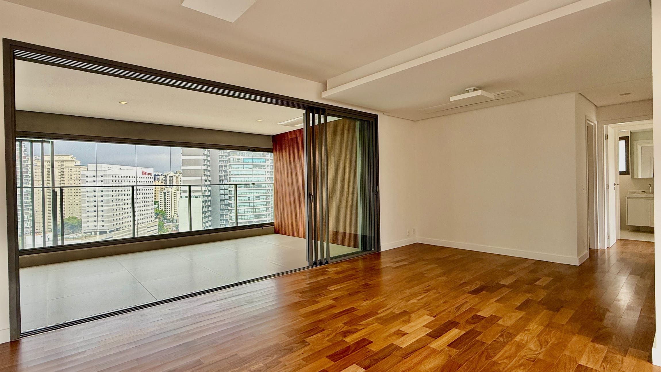 Apartamento 160m² | 3 suítes | Triad Vila Nova Conceição – Vila Olímpia, São Paulo