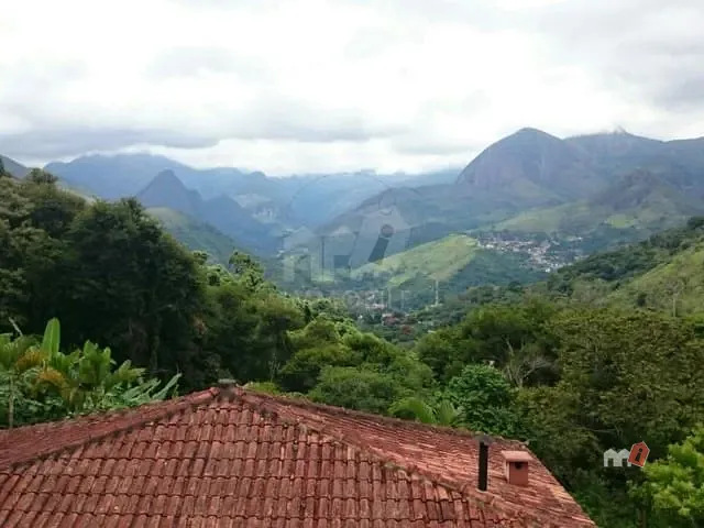 Apartamento à venda, no bairro Corrêas em Petrópolis