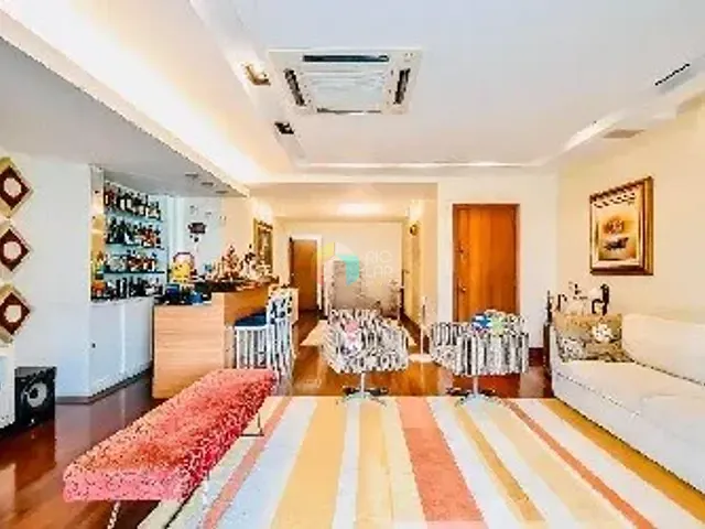Apartamento com 220m² 4 quartos e 5 banheiros, à venda, no bairro Laranjeiras em Rio de Janeiro