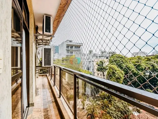 Apartamento com 220m² 4 quartos e 5 banheiros, à venda, no bairro Laranjeiras em Rio de Janeiro