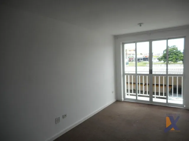 Apartamento 3 quartos e 1 banheiro, à venda, no bairro Sítio Cercado em Curitiba