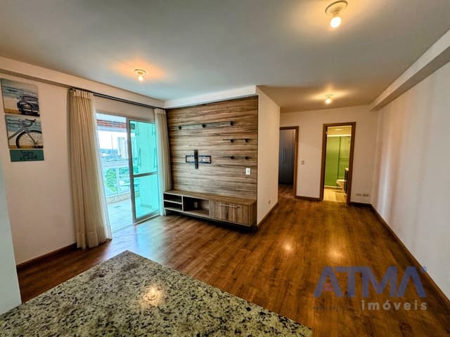 Apartamento 2 quartos e 1 banheiro, para alugar, no bairro Campo Comprido em Curitiba