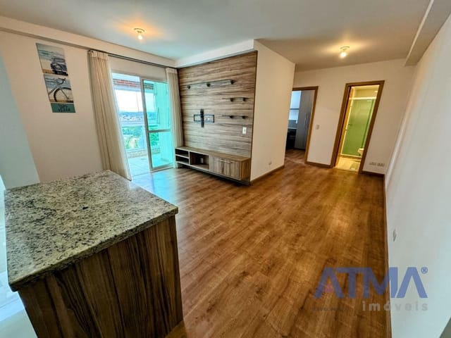 Apartamento 2 quartos e 1 banheiro, para alugar, no bairro Campo Comprido em Curitiba