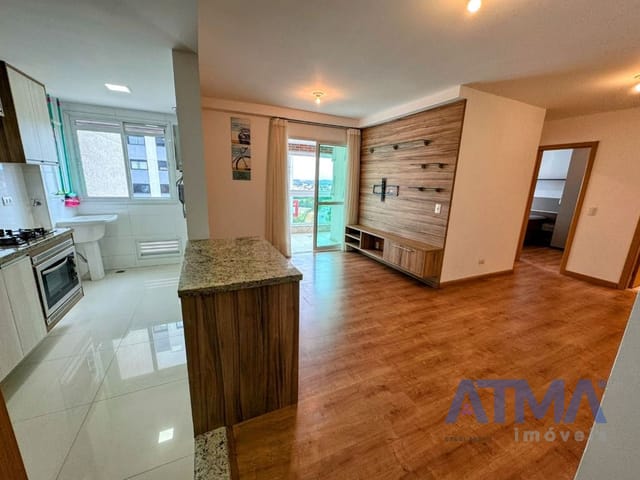 Apartamento 2 quartos e 1 banheiro, para alugar, no bairro Campo Comprido em Curitiba