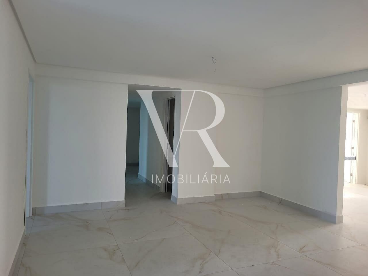 Apartamento à venda com 4 quartos, 213m² - Foto 19