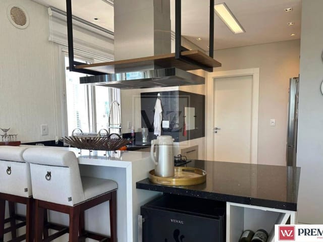 Apartamento com 290m² 3 quartos e 4 banheiros, à venda, no bairro Centro em Balneário Camboriú