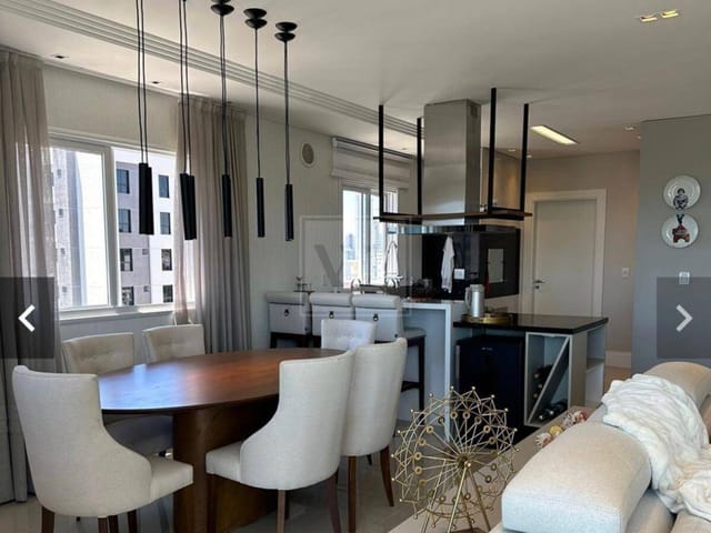Apartamento com 290m² 3 quartos e 4 banheiros, à venda, no bairro Centro em Balneário Camboriú