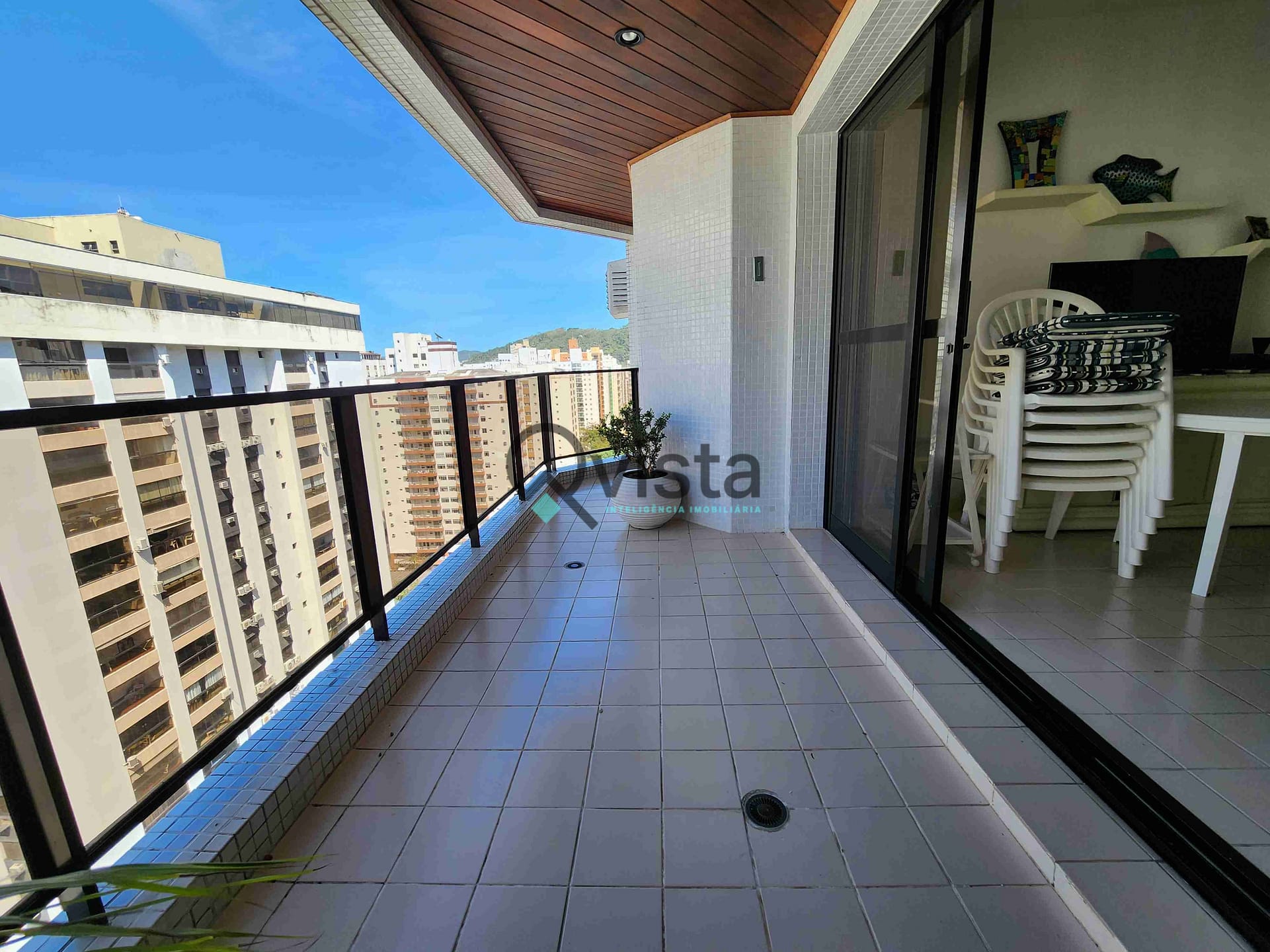 Apartamento à venda com 3 quartos, 110m² - Foto 1