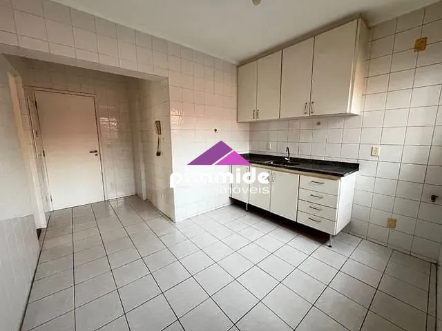 Apartamento com 133m² 4 quartos e 2 banheiros, à venda, no bairro Jardim Aquarius em São José dos Campos