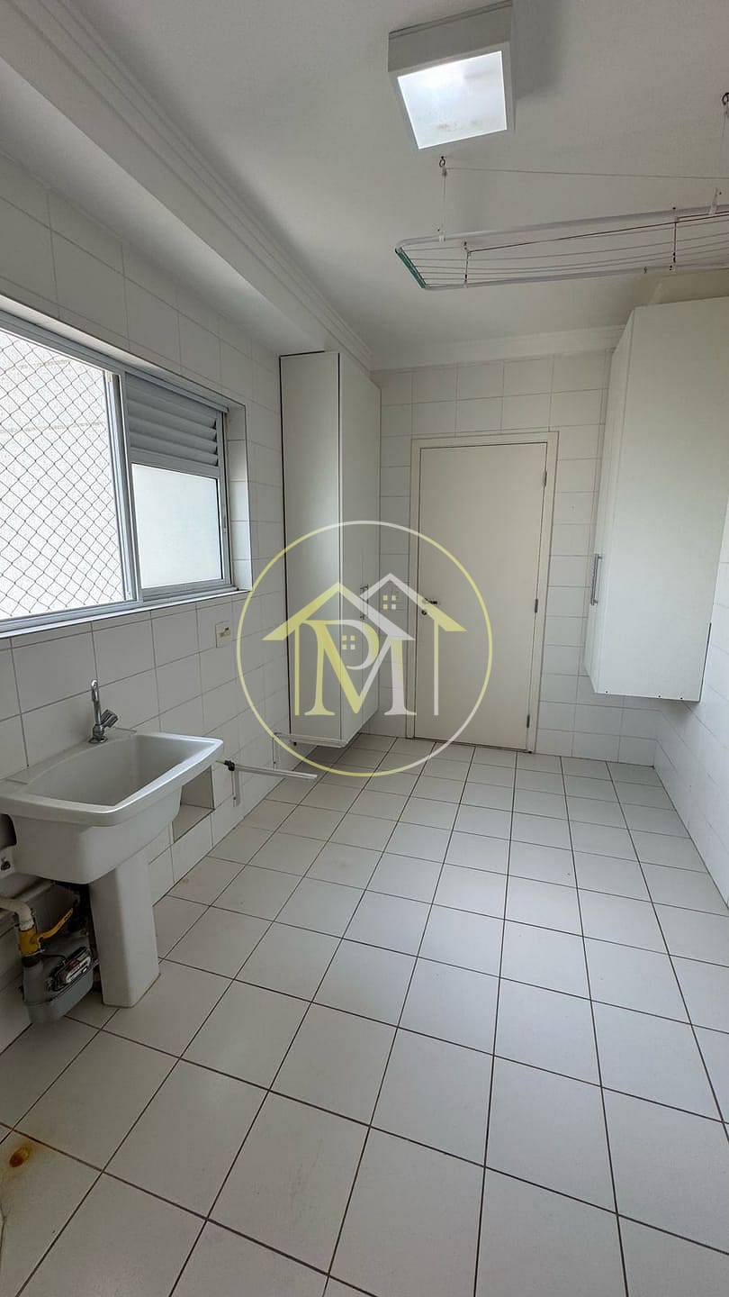 Apartamento para alugar com 3 quartos, 194m² - Foto 8