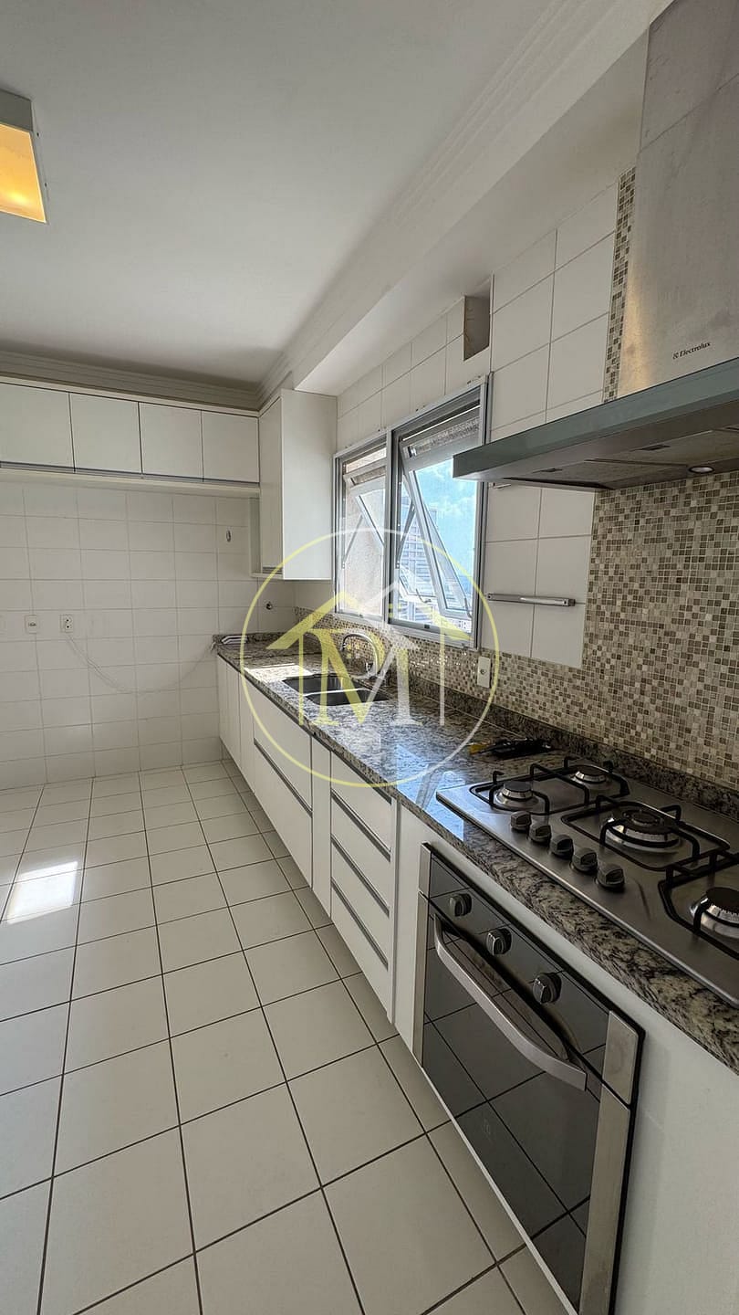 Apartamento para alugar com 3 quartos, 194m² - Foto 11