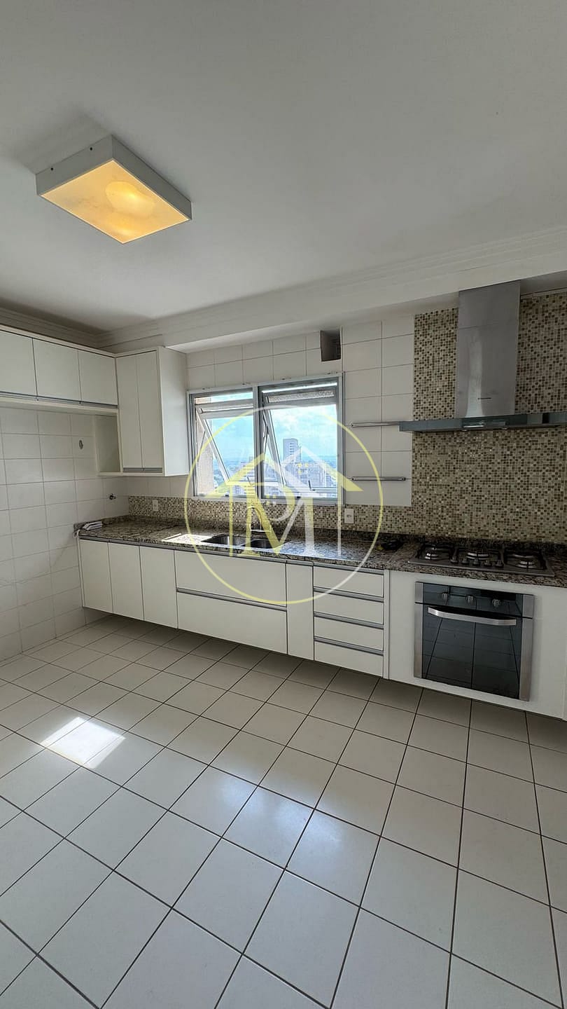 Apartamento para alugar com 3 quartos, 194m² - Foto 13