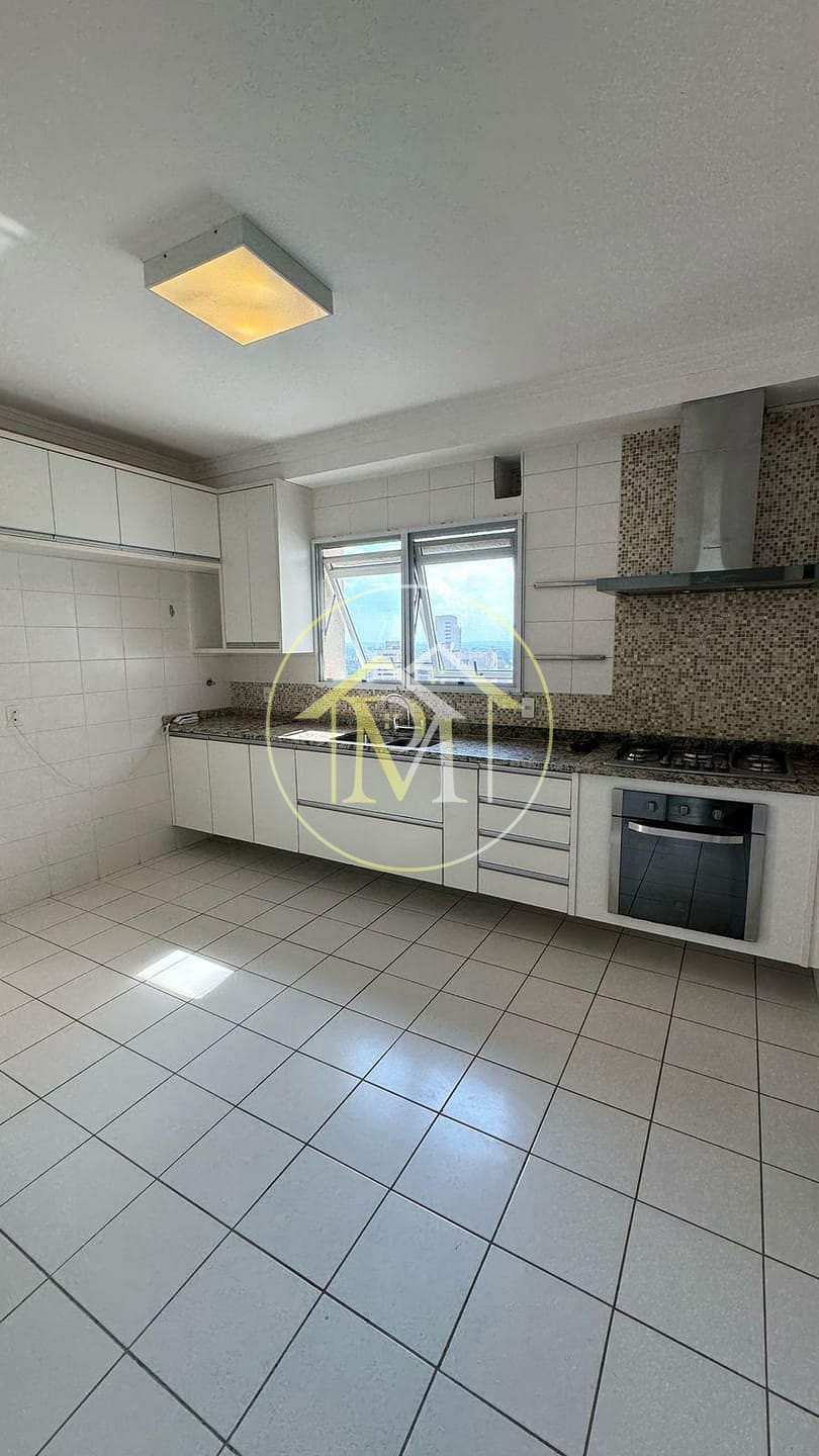 Apartamento para alugar com 3 quartos, 194m² - Foto 14