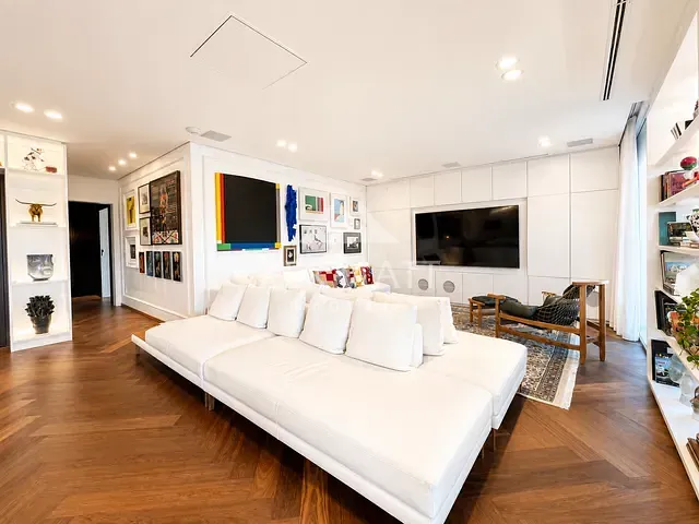 Apartamento com 670m² 5 quartos e 7 banheiros, à venda, no bairro Ponta Aguda em Blumenau