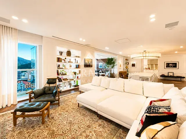 Apartamento com 670m² 5 quartos e 7 banheiros, à venda, no bairro Ponta Aguda em Blumenau