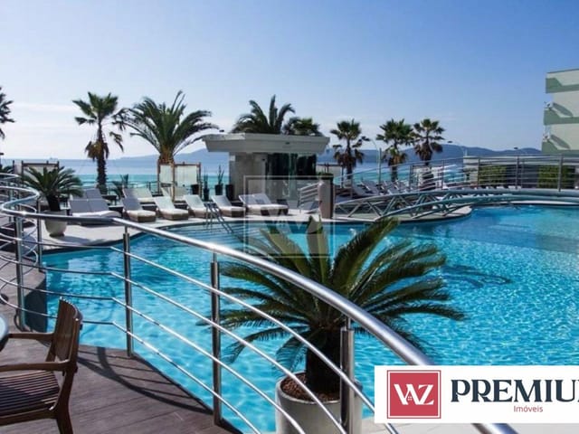 Apartamento com 363m² 4 quartos e 5 banheiros, à venda, no bairro Meia Praia em Itapema