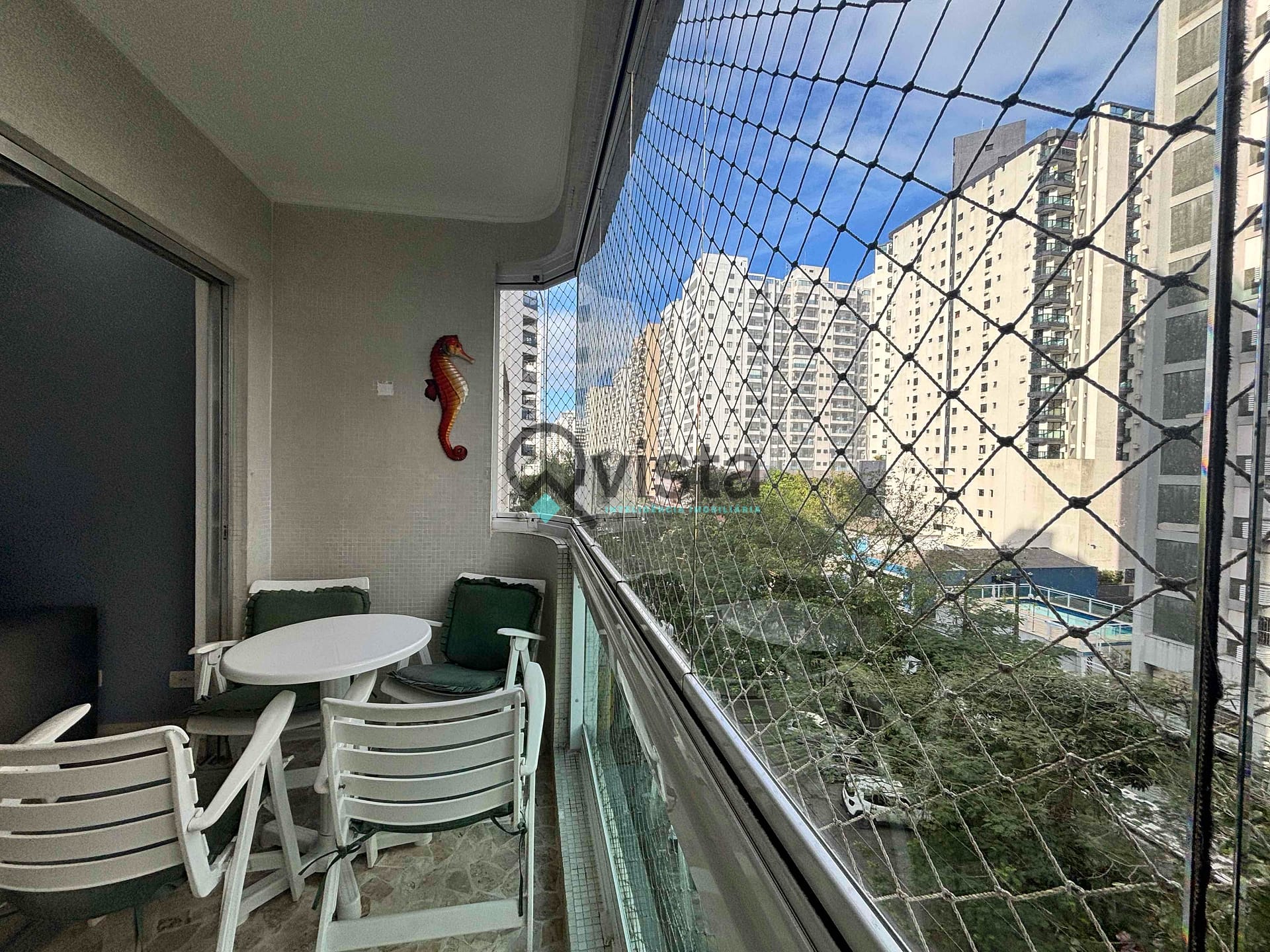 Apartamento à venda com 3 quartos, 95m² - Foto 2