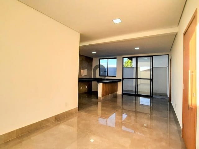 Apartamento com 220m² 3 quartos e 2 banheiros, à venda, no bairro Planalto em Não informado