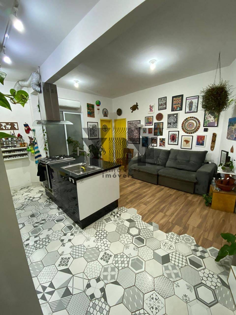 Apartamento à venda com 1 quarto, 48m² - Foto 2