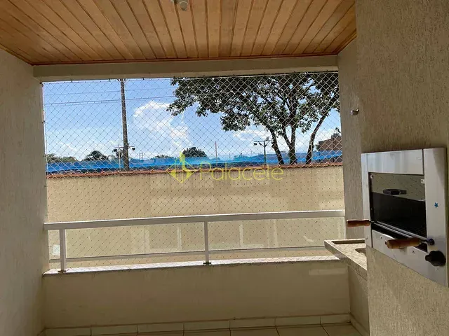 Apartamento 2 quartos e 2 banheiros, para alugar, no bairro Chácara Galega em Pindamonhangaba