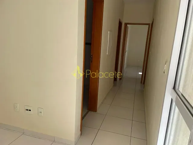 Apartamento 2 quartos e 2 banheiros, para alugar, no bairro Chácara Galega em Pindamonhangaba