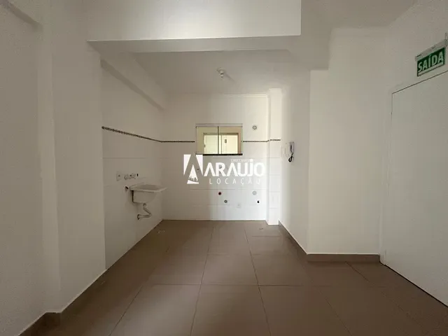 Apartamento 2 quartos e 1 banheiro, para alugar, no bairro Centro em Navegantes