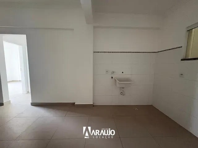 Apartamento 2 quartos e 1 banheiro, para alugar, no bairro Centro em Navegantes