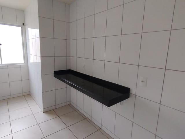Apartamento com 75m² 3 quartos e 1 banheiro, à venda, no bairro Uvaranas em Ponta Grossa