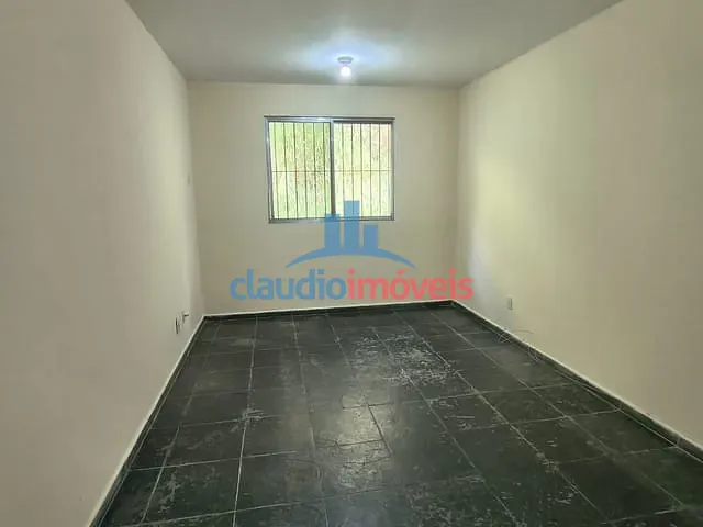 Apartamento 1 quarto e 1 banheiro, à venda ou para alugar, no bairro Centro em Barra Mansa