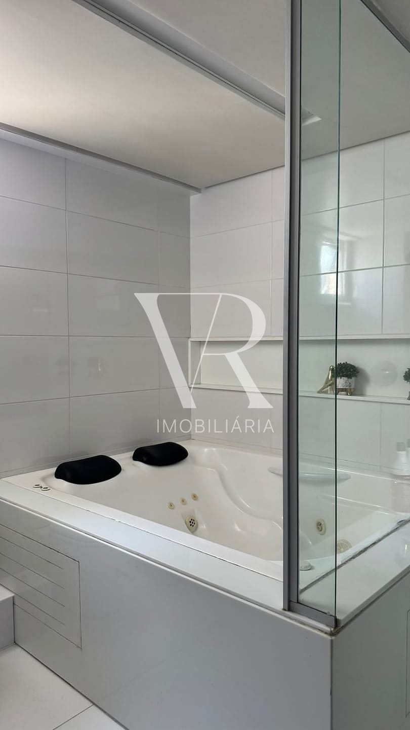 Apartamento à venda com 4 quartos, 245m² - Foto 18