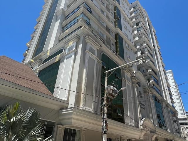 Apartamento 4 quartos e 5 banheiros, à venda, no bairro Meia Praia em Itapema