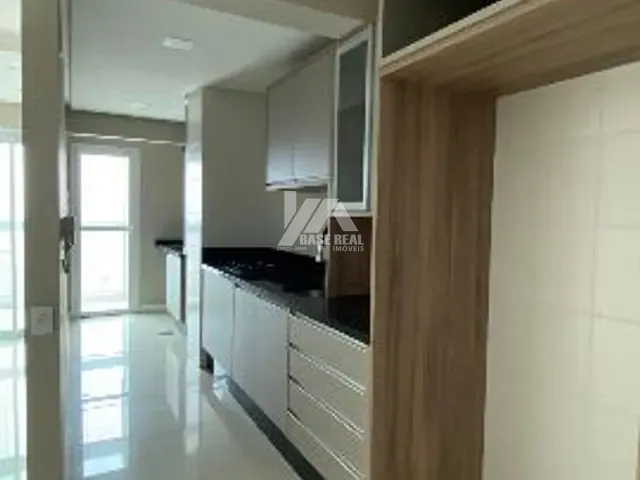Apartamento com 250m² 3 quartos e 3 banheiros, à venda, no bairro Centro em Ponta Grossa