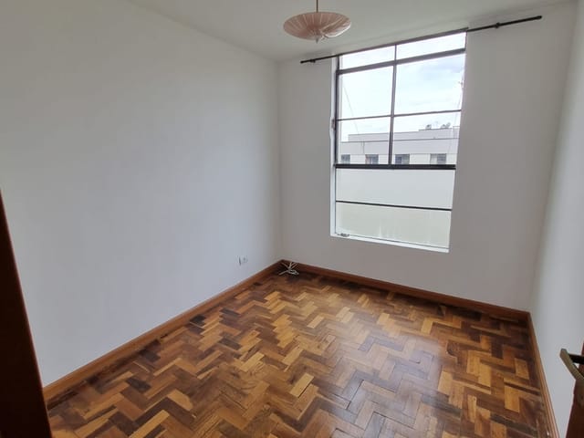Apartamento com 80m² 3 quartos e 1 banheiro, à venda, no bairro Jardim Carvalho em Ponta Grossa