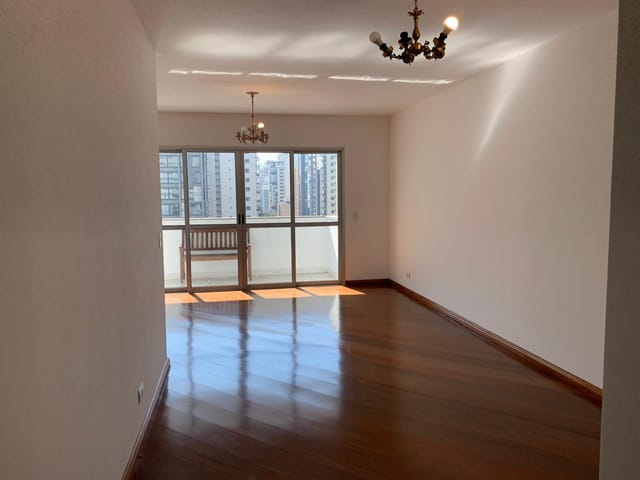 Foto do Apartamento - Ótimo Apartamento REFORMADO E MODERNIZADO à venda, 161m², 4 Suítes, 3 vagas, Moema, São Paulo, SP | Sell Imóveis