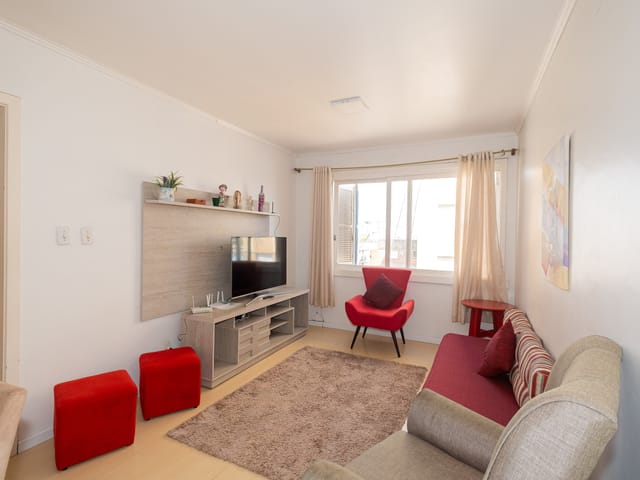 Apartamento com 104m² 2 quartos e 2 banheiros, à venda ou para alugar, no bairro Centro em Pelotas